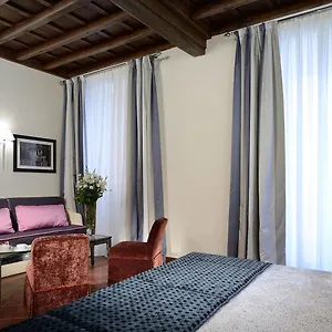 Guest house Frattina 122 ***